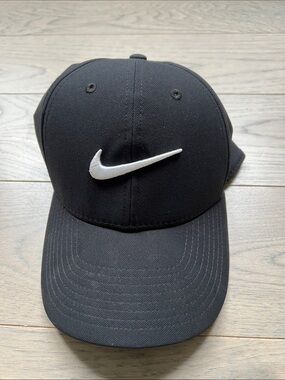 Nike swoosh cap black